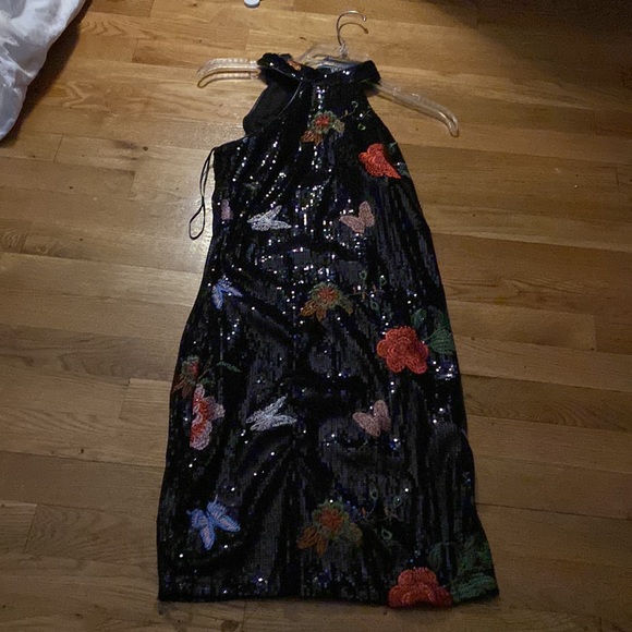 Sequin fitted zipper up back cocktail dress ( fits size small) - Picture 2 of 7